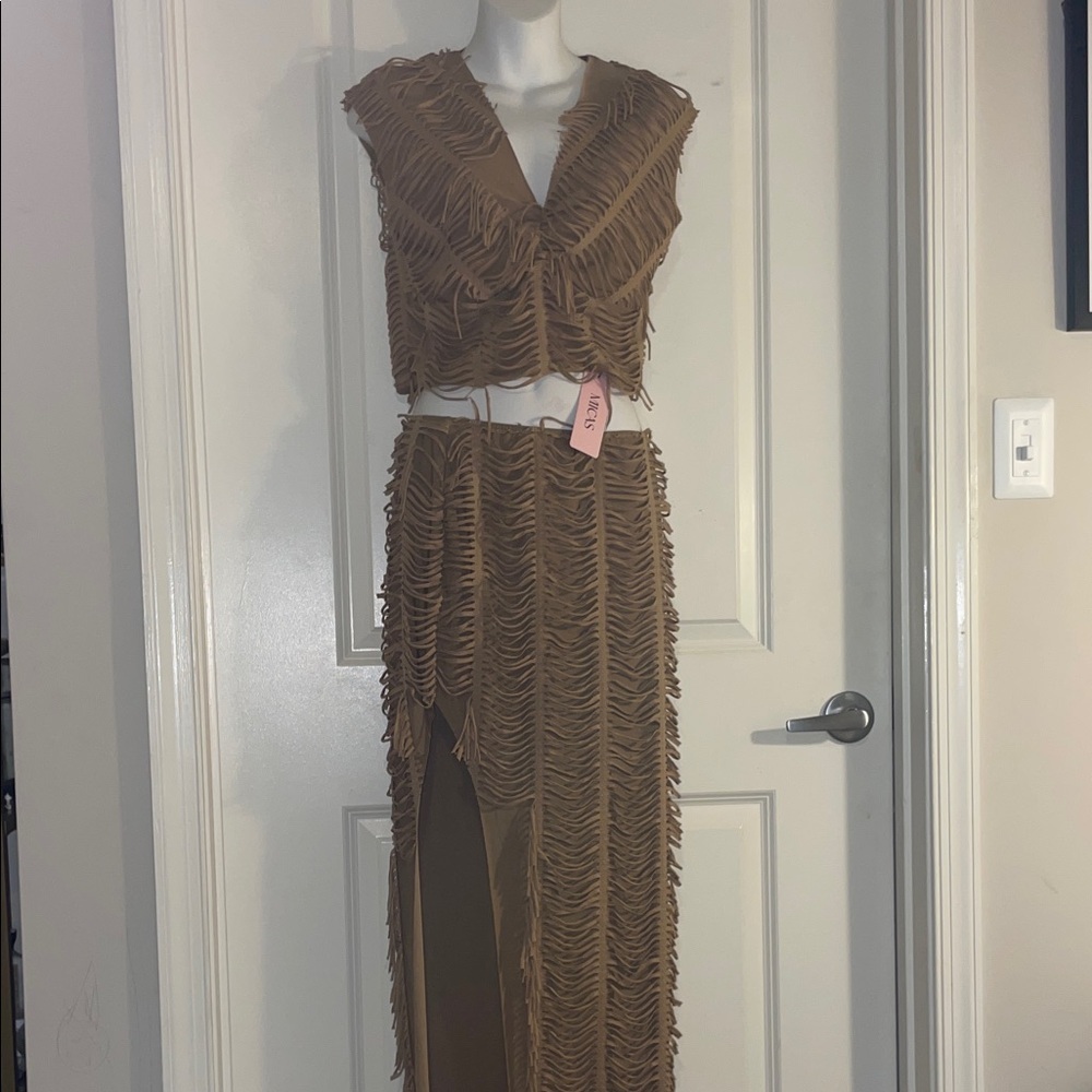 Chic Tan Fringe Midi Skirt Set - Picture 3 of 4